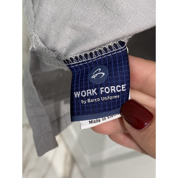 Barco Uniforms Work Force Gray V Neck Scrub Top 2 Front Pockets Size Small. - Picture 10 of 12